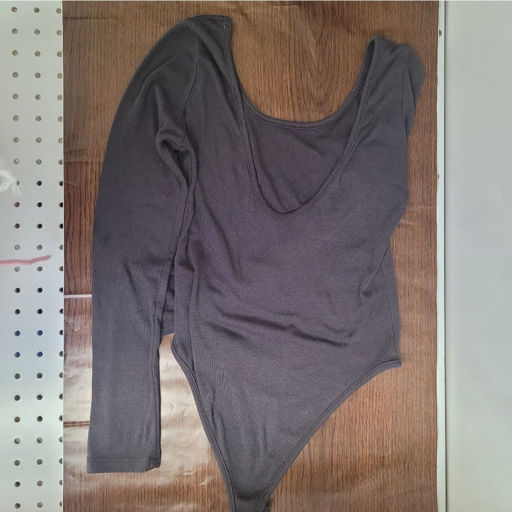 🌴Gray Body Suit - Picture 1 of 3